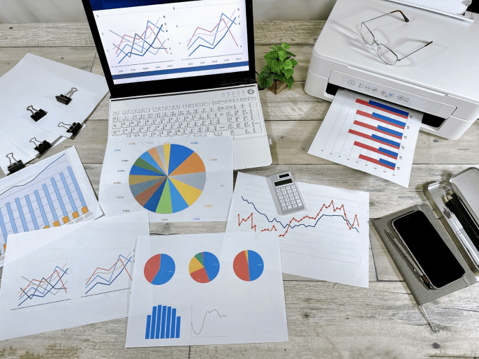グラフが複数載っている写真
